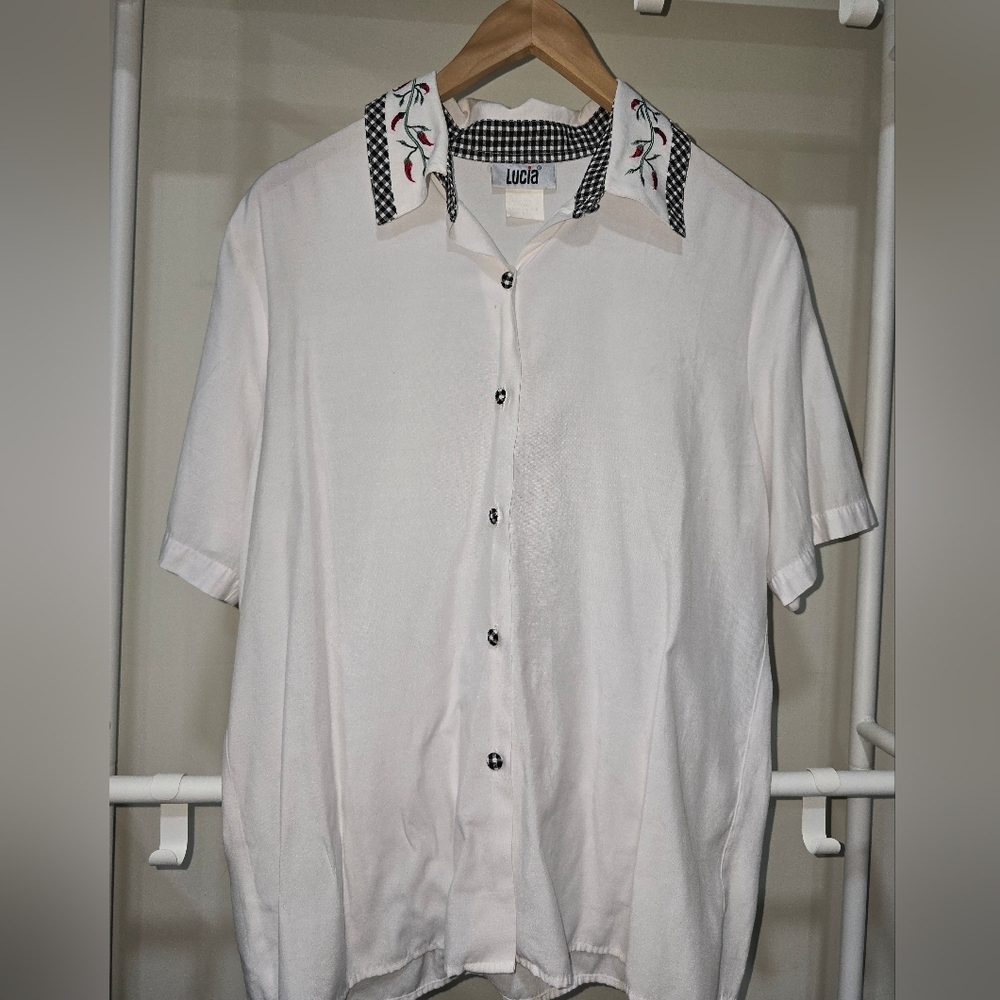 VTG LUCIA White Checkered Chili Pepper Embroidered Shirt. Womens 12